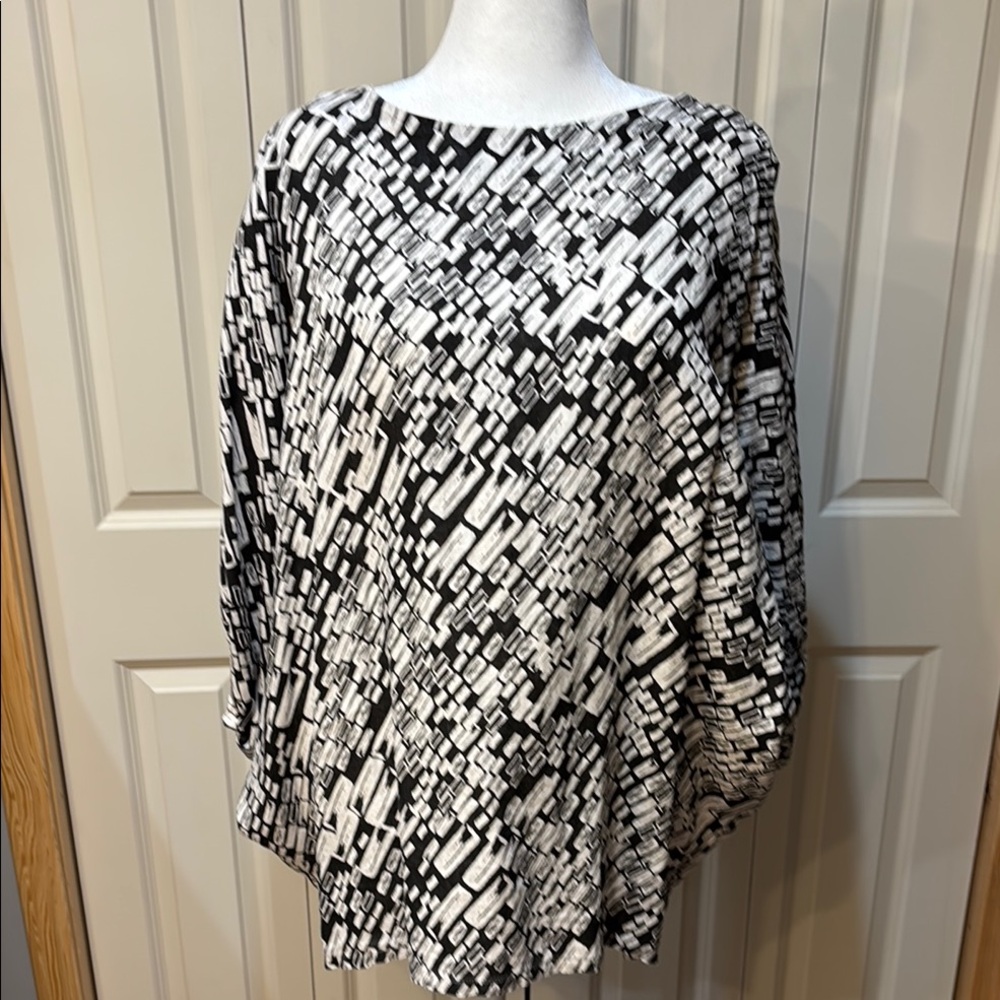 ***Bryn Walker Wilder linen black and White Geometric Women's tunic